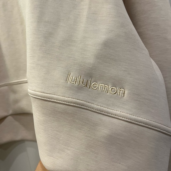 Lululemon - Picture 3 of 10